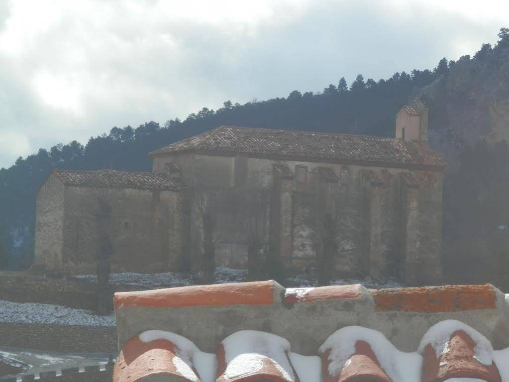 Hostal El Portalico Linares de Mora Exteriör bild